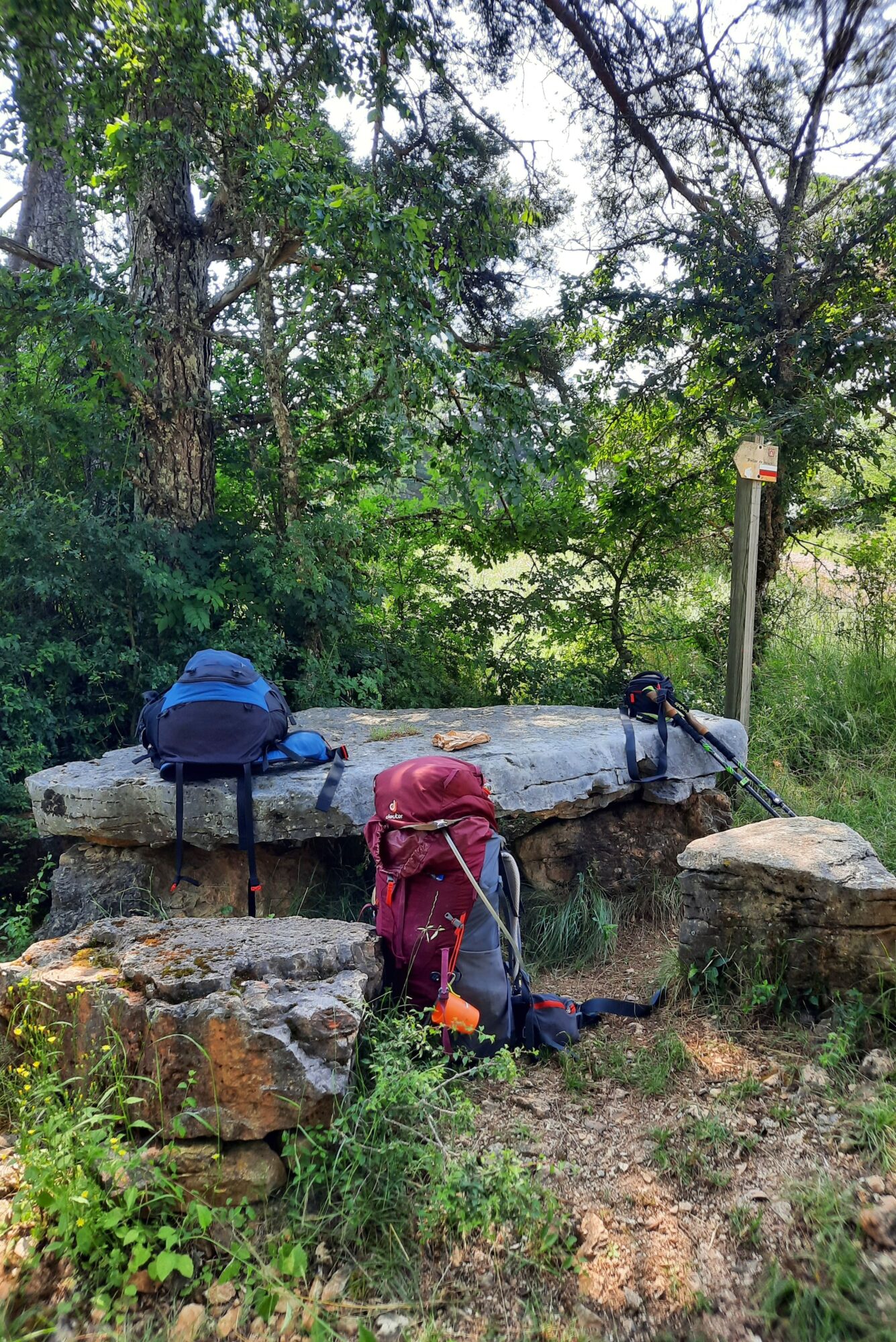 pause-randonnee-chemin-saint-guilhem