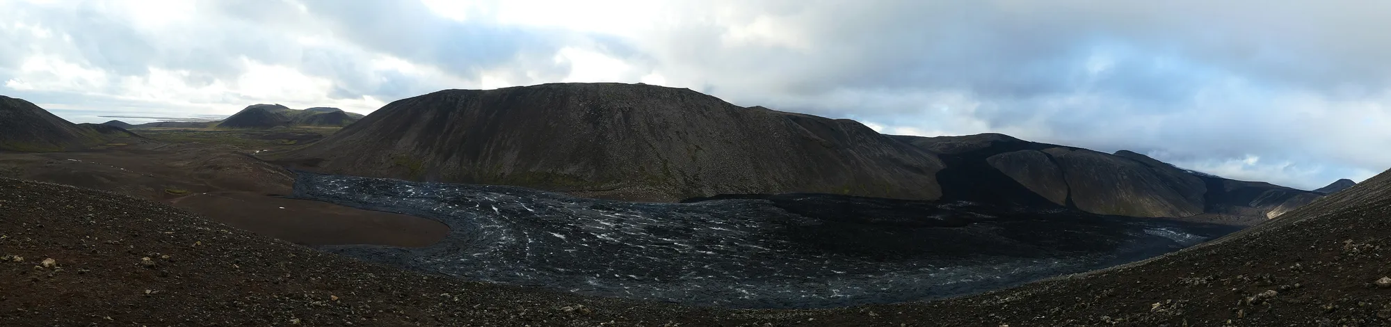 Panorama sur la coulée de lave de la péninsule de Reykjanes Panorama coulée lave reliefs volcaniques Reykjanes Islande
